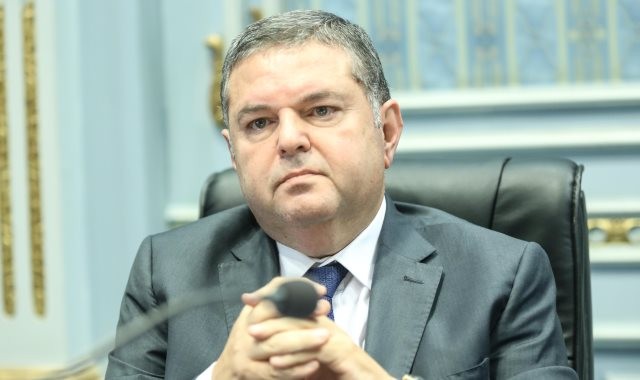 وزير قطاع الأعمال: بعد عامين ونصف نقدر نقول عندنا صناعة غزل والنسيج