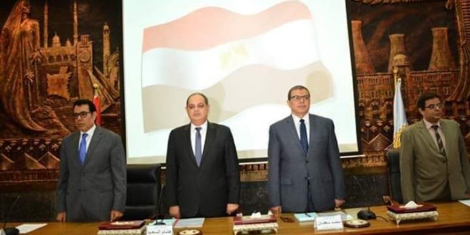 وزير القوى العاملة ومحافظ الغربية يشهدان توقيع 35 إتفاقية لصرف العلاوة الخاصة بنسبة 10% لعام 2019
