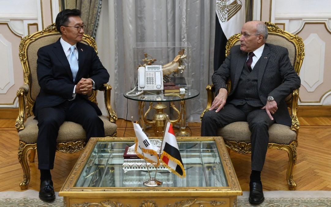 العصار يناقش مع سفير كوريا الجنوبية التصنيع المشترك بمصانع الإنتاج الحربي