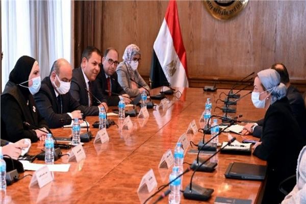 تشكيل مجموعة عمل لتنسيق مشاركة قطاع الصناعة فى فعاليات مؤتمر المناخ