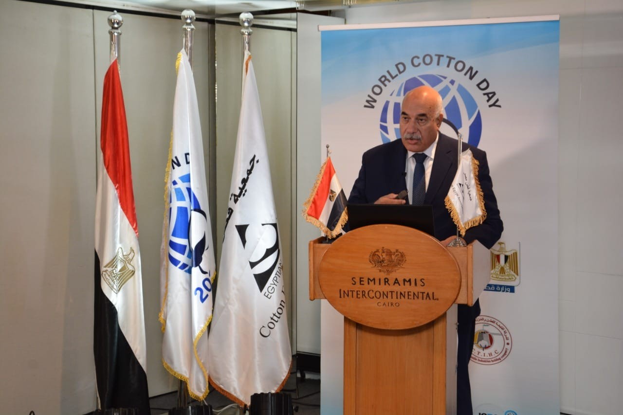 رئيس القابضة للقطن: خروج ماكينات الغزل والنسيج من ميناء الإسكندرية خلال يومين